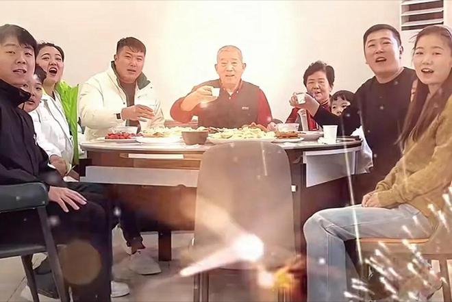 小天赐终为父母的“众叛亲离”买了单年仅5岁活得不像个小孩(图6)