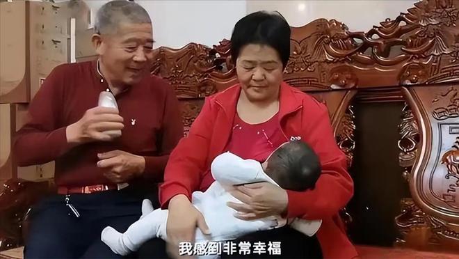小天赐终为父母的“众叛亲离”买了单年仅5岁活得不像个小孩(图9)