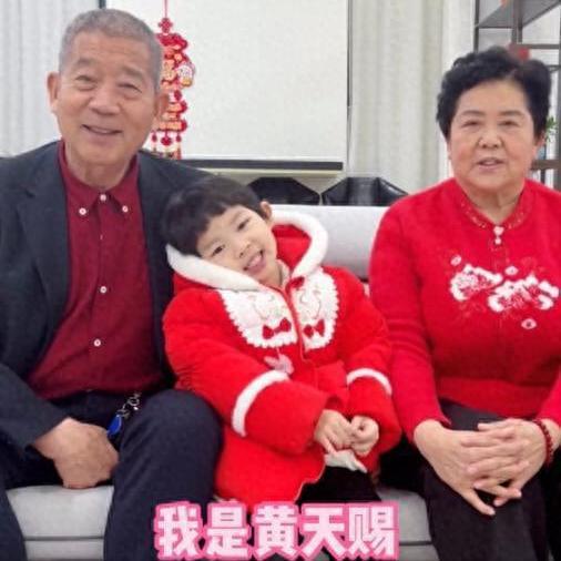 小天赐终为父母的“众叛亲离”买了单年仅5岁活得不像个小孩(图15)