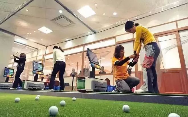 高尔夫运动女性服装搭配(图5)