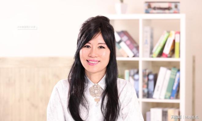 太巧了！神婆20天前预言成真李兆基去世原因曝光李嘉诚被骂惨(图2)