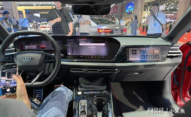 25万买华为智驾奥迪？上海车展最炸裂的燃油车对决(图3)