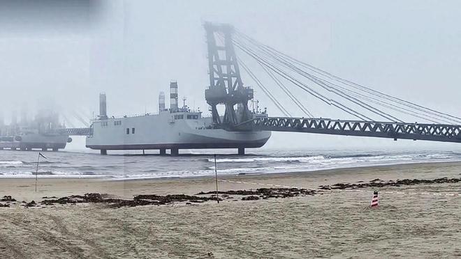 中国神秘驳船刷爆外网专为登陆小岛送货定制？台海已到最后阶段(图1)