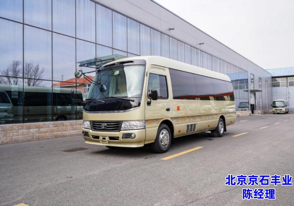 丰田考斯特6座大型商务旅居车湖北落地多少钱(图1)