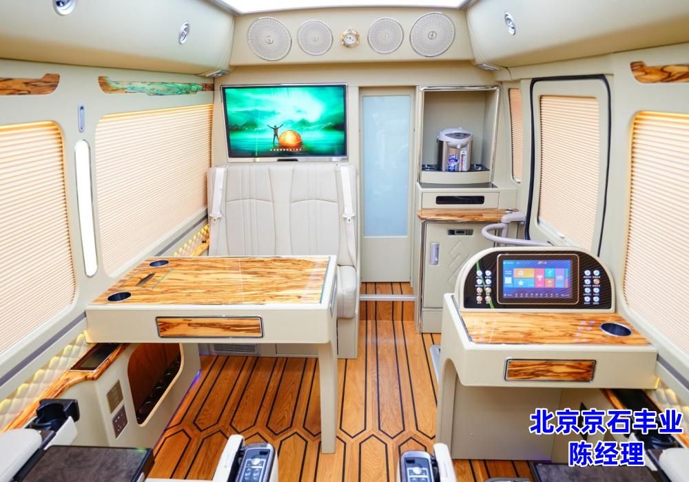丰田考斯特6座大型商务旅居车湖北落地多少钱(图3)
