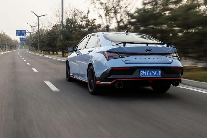 【试】坚守者 现代N ELANTRA N(图6)