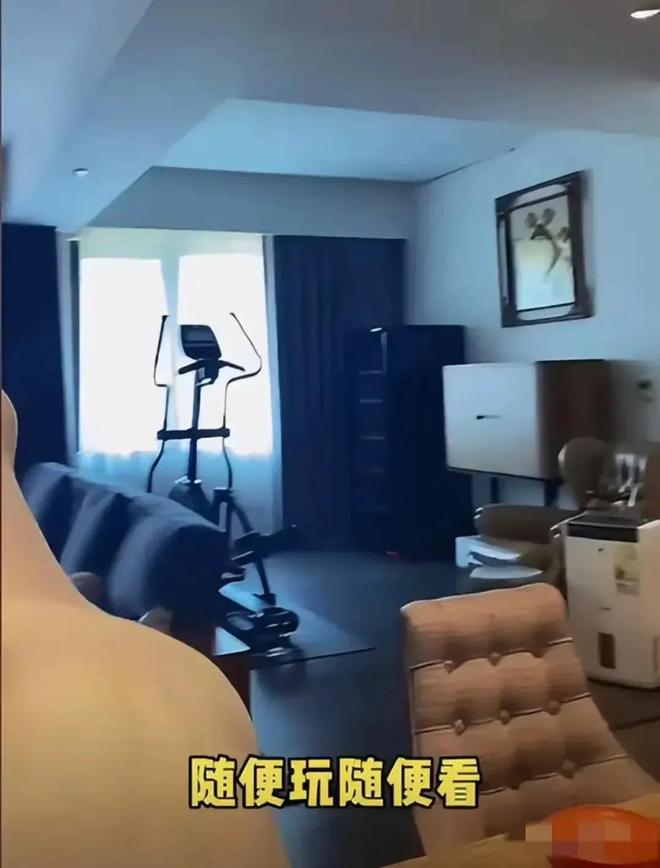 小杨阿姨秀耳环母亲节筱梅赠送的礼物即将带俩娃返京参加婚礼(图13)