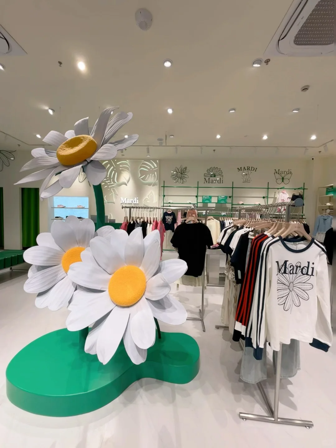 杉杉奥莱半年有效销售涨了三成9座百联奥莱客流升10%东莞来了个40亿新｜ Outlets Weekly(图7)