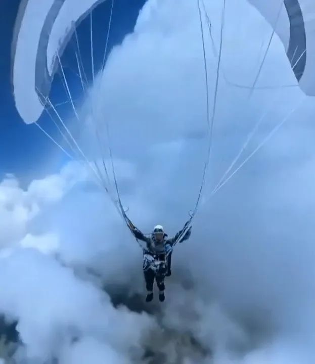 滑翔遭“云吸”8000米高空全身结冰奇迹生还！当事人还原脱险全过程专家解读(图2)
